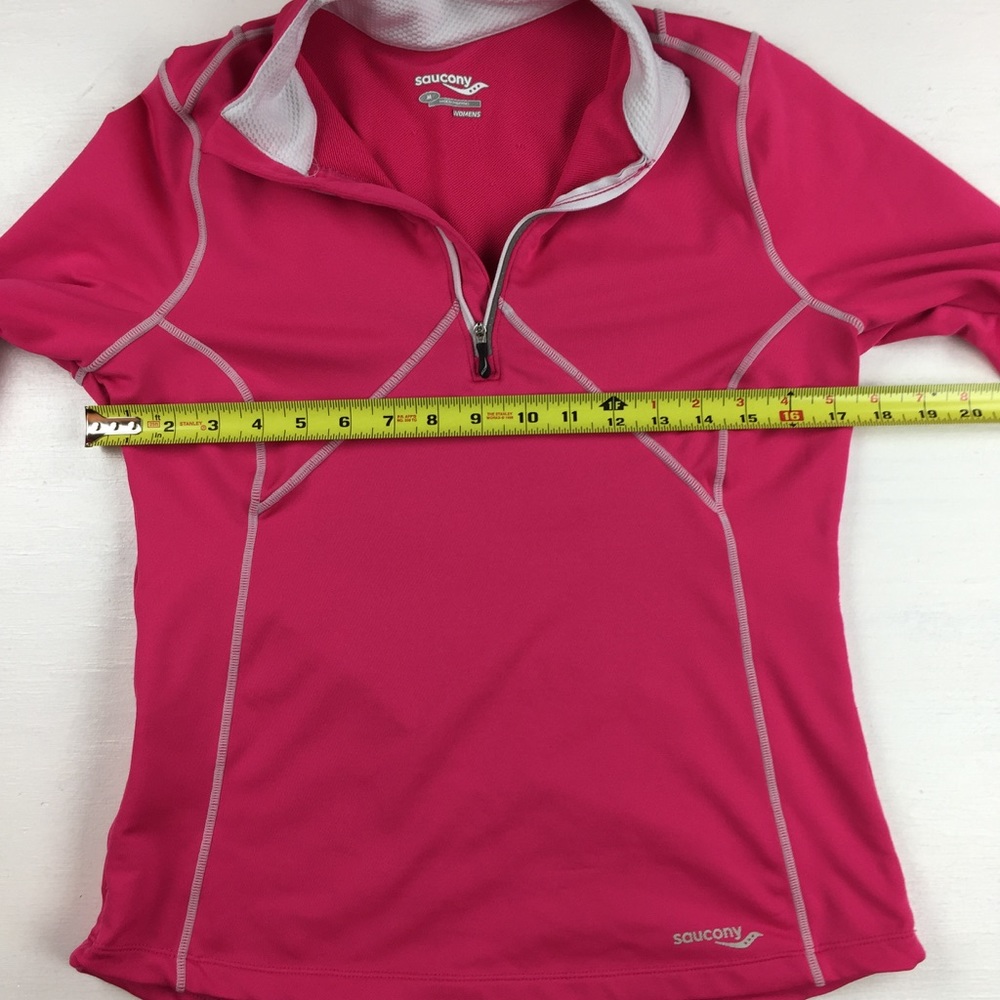 Saucony women's running jacket pink medium